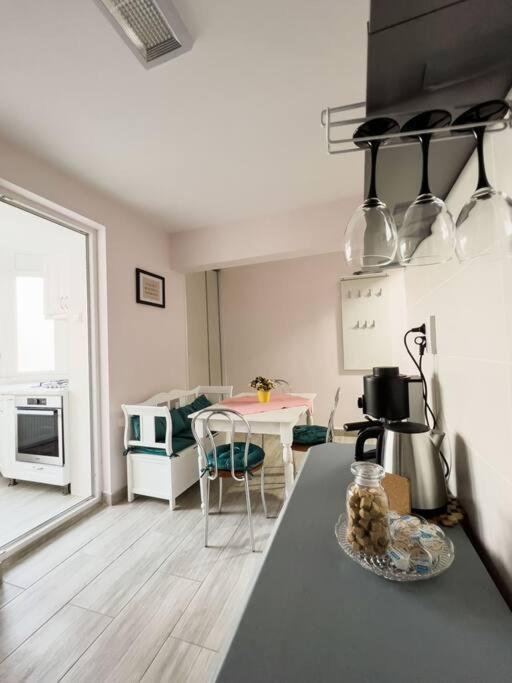 Apartament Spatios In Орадя Екстер'єр фото